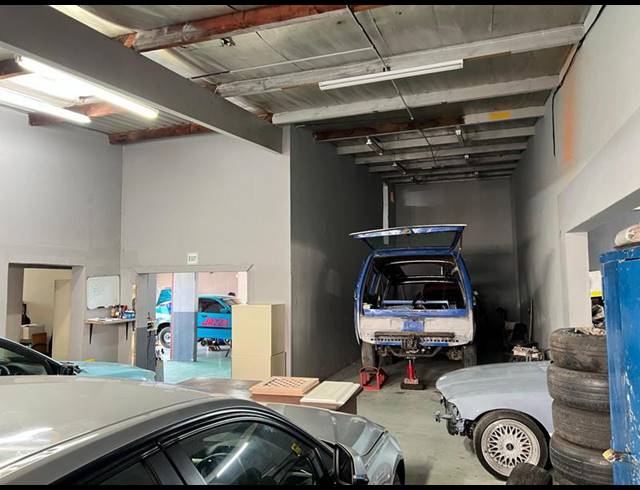 INDUSTRIAL PROPERTY TO RENT IN SIDWELL